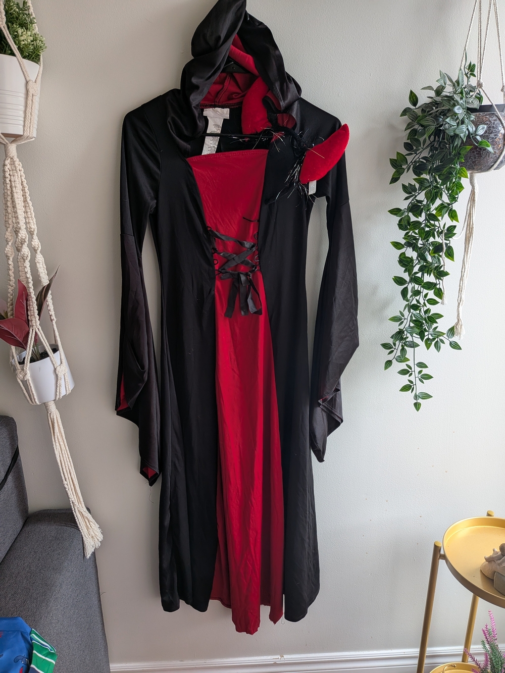 Girls Black and Red Hooded Lace-Up Long Sleeve Hooded Robe With Headband